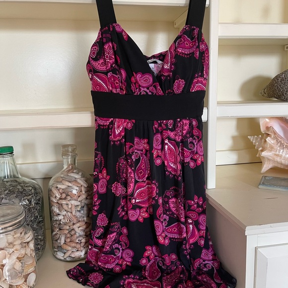 Dresses & Skirts - Pink Mini Dress with Floral Pattern